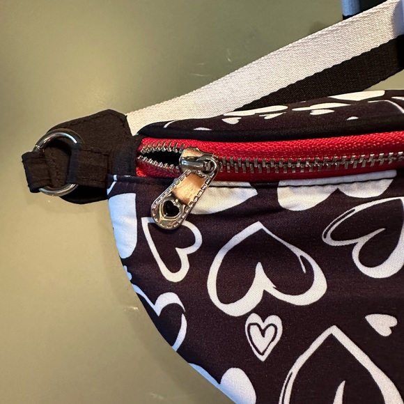 Like new! Brighton bum bag - Picture 3 of 10
